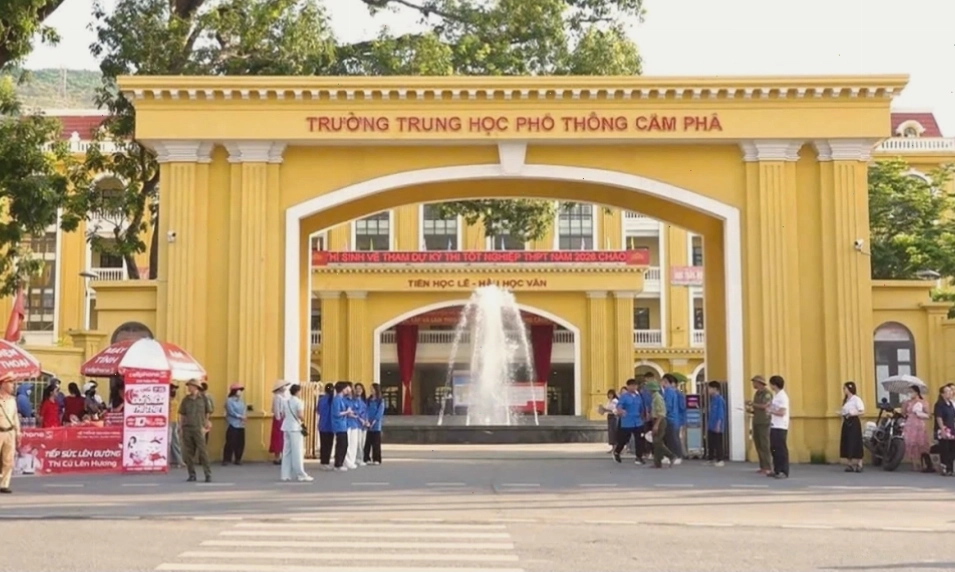 Giám sát quy chế thi cử