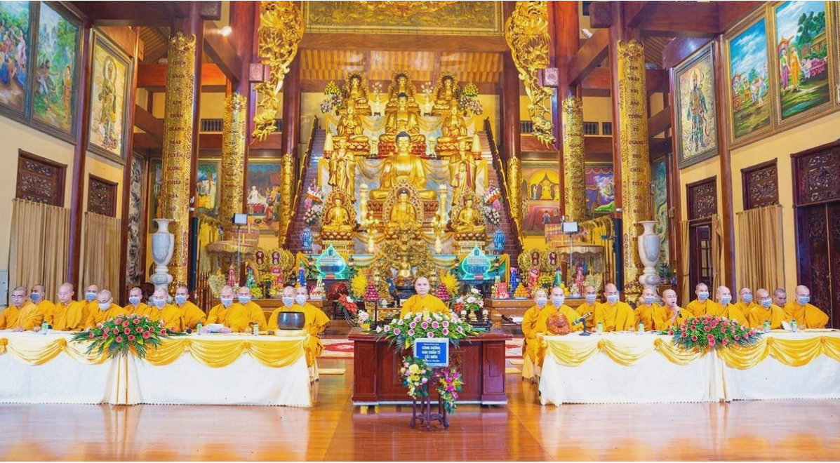 Giếng Thần tại Chùa Ba Vàng với kiến trúc cổ kính