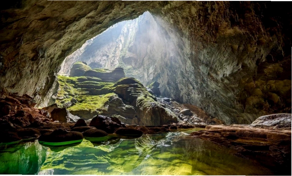 Hang Sơn Đoòng, hang động lớn nhất thế giới, là một kỳ quan của cảnh quan thiên nhiên