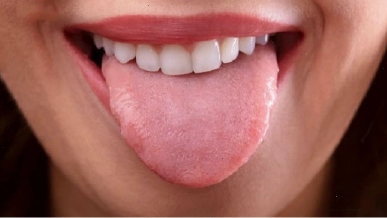 Hình ảnh minh họa lưỡi trẻ nhỏ với những đặc điểm bình thường