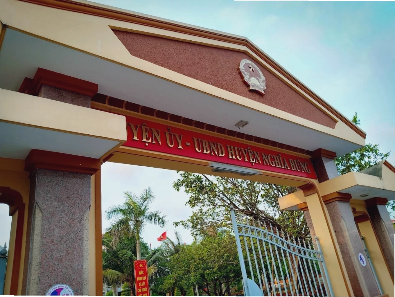 Hình ảnh trụ sở làm việc tại xã Nghĩa Hưng mới sau sáp nhập.