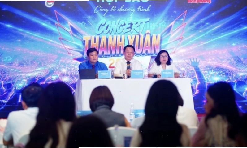 Hòa Minzy, Quang Hùng MasterD, Đông Hùng biểu diễn
