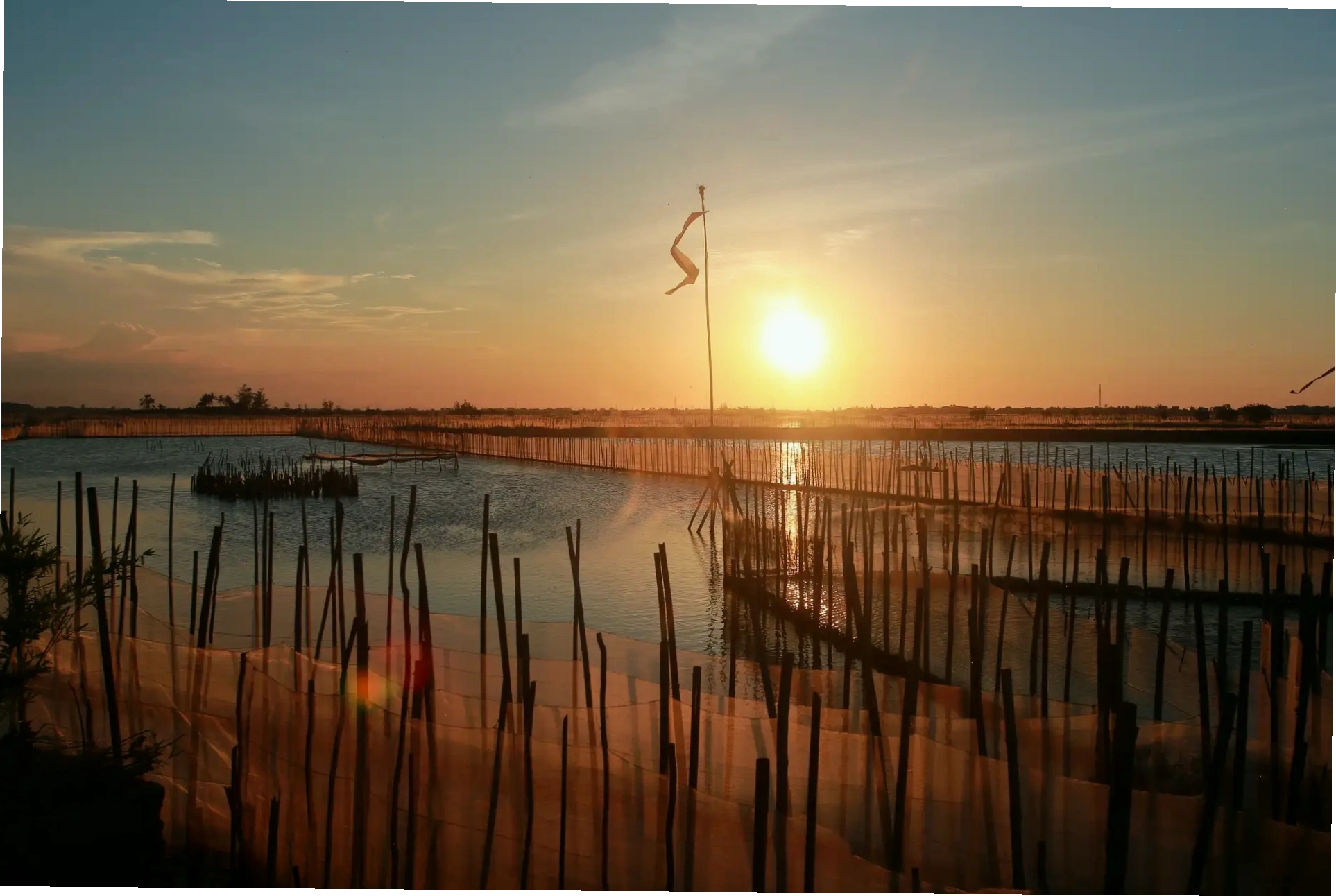 Hoàng hôn trên phá Tam Giang