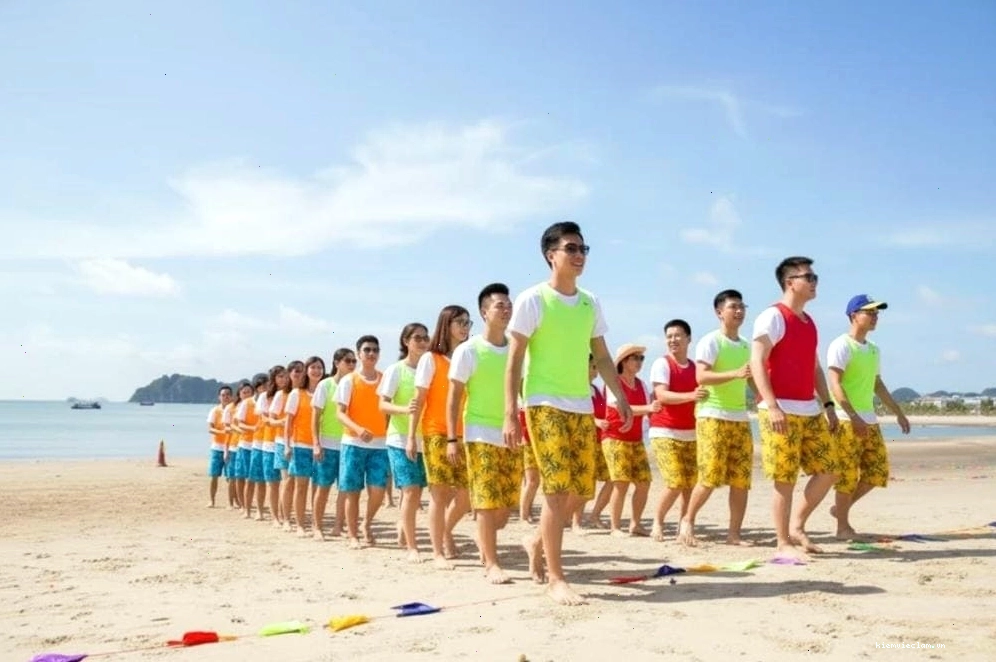 Hoạt động team building tại bãi C Sầm Sơn