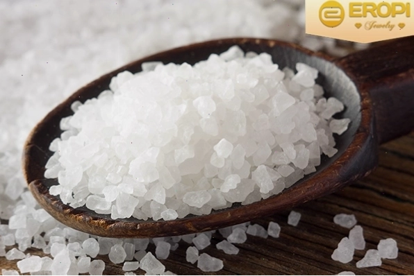 Khả năng bất ngờ của phèn chua làm sáng bạc