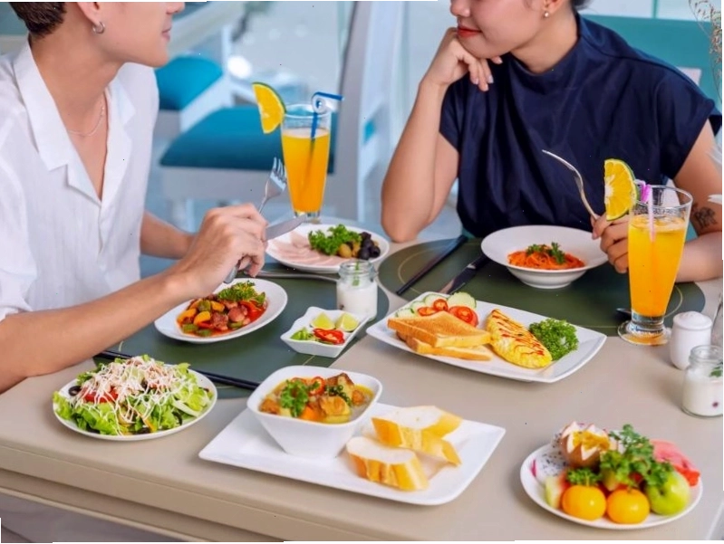 Khách sạn với kiến trúc hiện đại ven biển