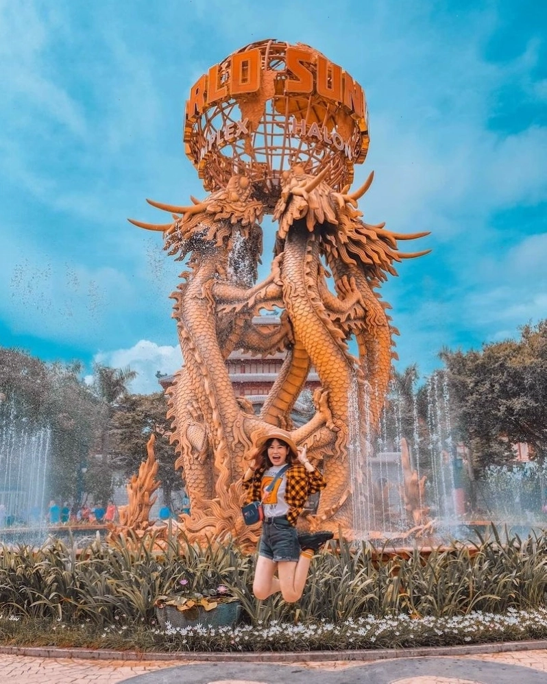 Khu vực mua vé và cổng vào Công viên Rồng Dragon Park