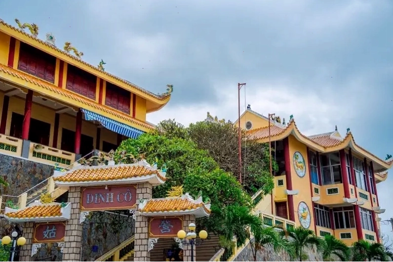 Khung cảnh kiến trúc của Dinh Cô, Long Hải