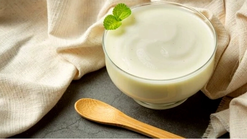 Làm đẹp da mặt bằng sữa chua không đường giúp da sáng mịn