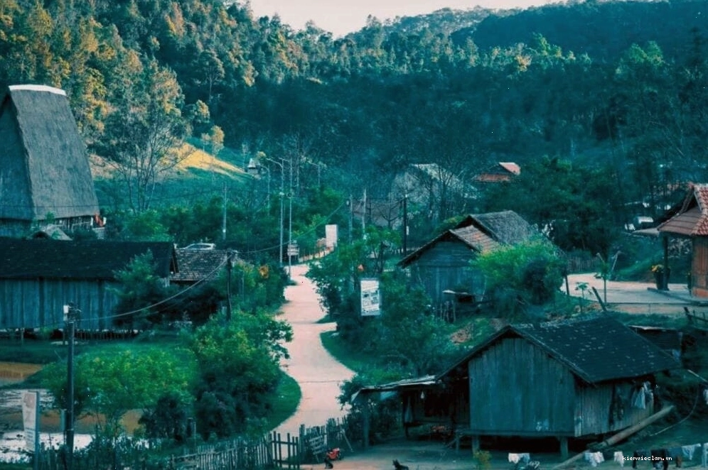 Làng văn hóa Kon Pring giới thiệu văn hóa bản địa