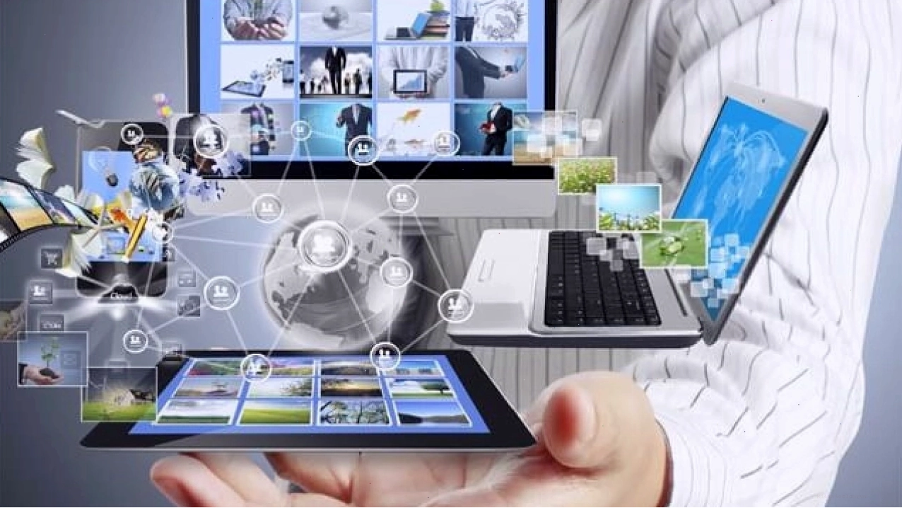 Mạng internet giúp con người tìm kiếm thông tin dễ dàng và nhanh chóng