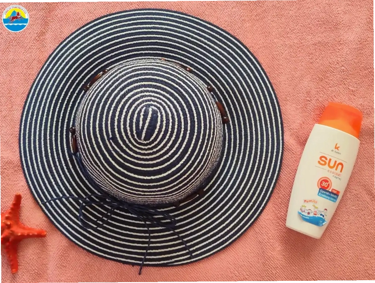 Mặt nước phẳng lặng của Biển Hồ Pleiku