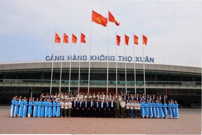 Máy bay đang cất cánh tại sân bay Thọ Xuân