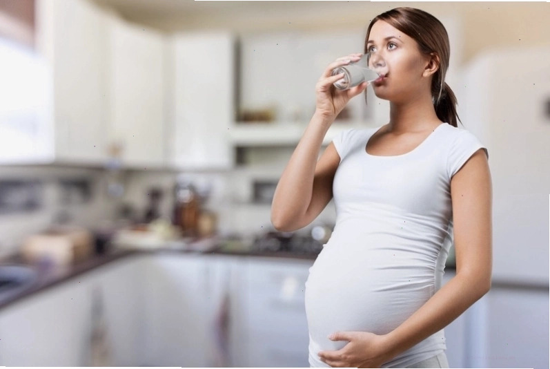 Mẹo dân gian chữa ốm nghén bằng chanh