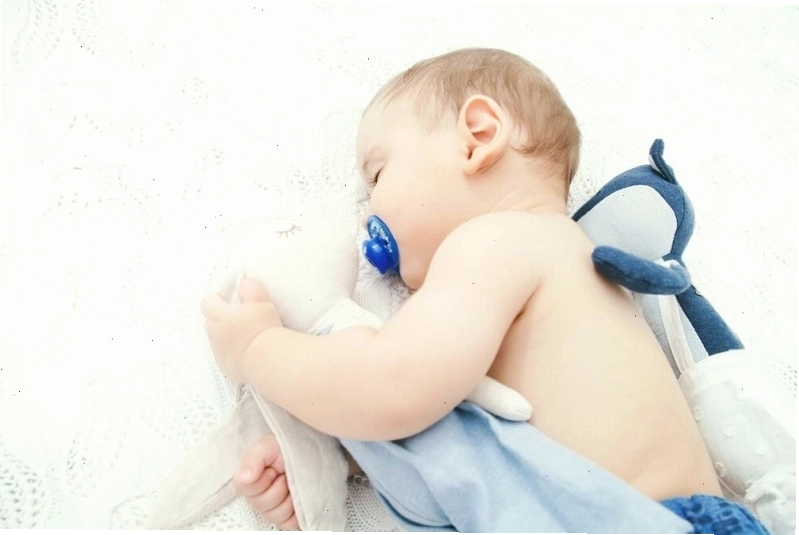 Môi trường ngủ yên tĩnh giúp bé giảm giật mình