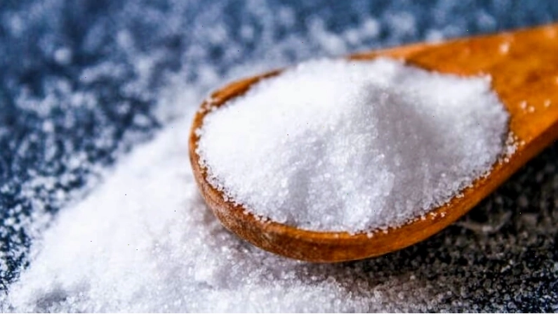 Muối ăn có thể làm chứng ù tai nặng thêm ở một số người