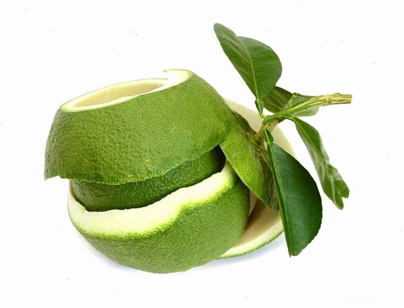 Nấu dầu gội bằng vỏ bưởi