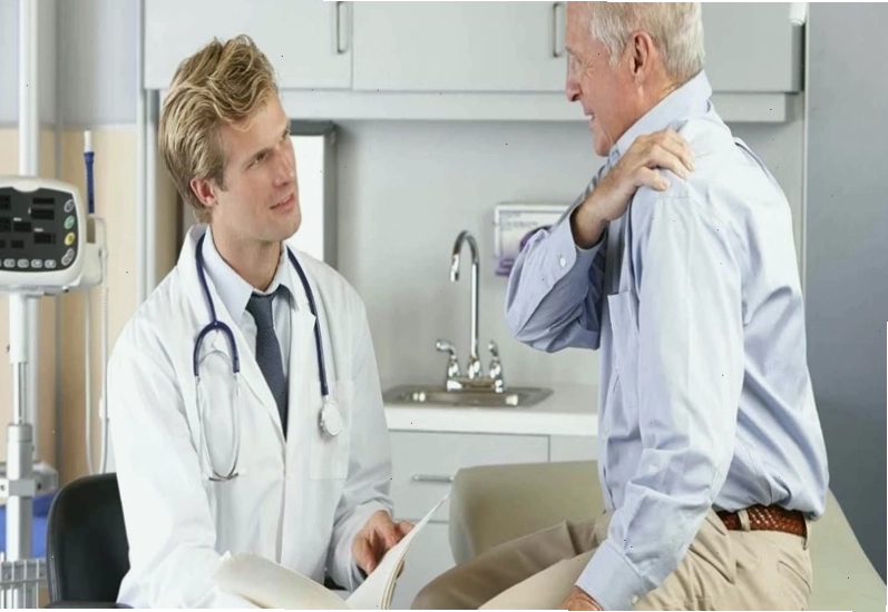 Nên đi khám để tìm hiểu nguyên nhân đau khớp và được điều trị đúng hướng