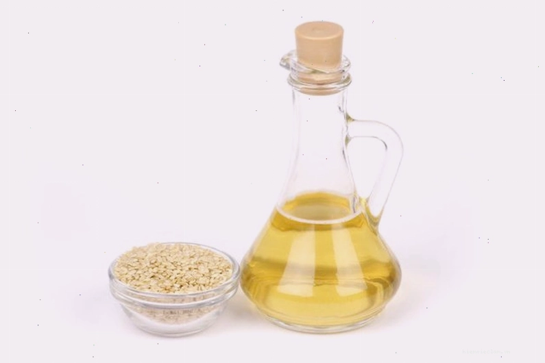 Ngâm dây bạc trong giấm để làm sáng