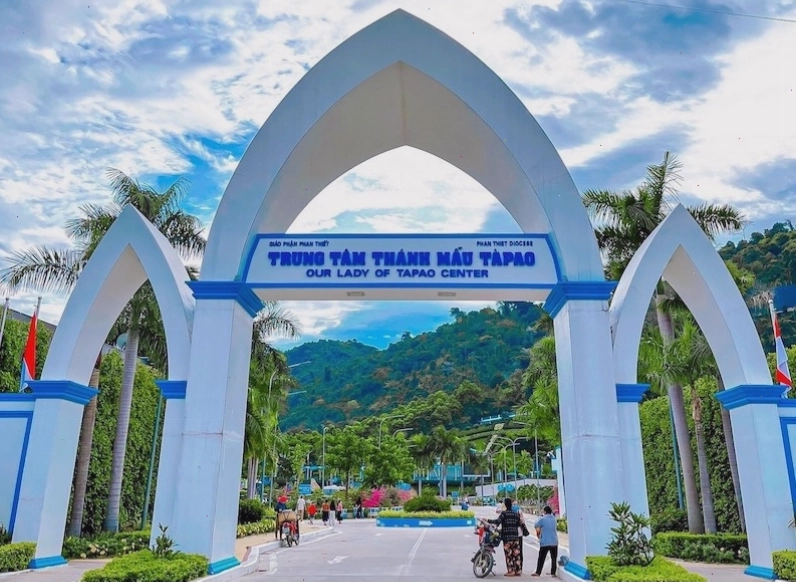 Nhà nguyện tại Linh địa Đức Mẹ Tà Pao với kiến trúc cổ kính