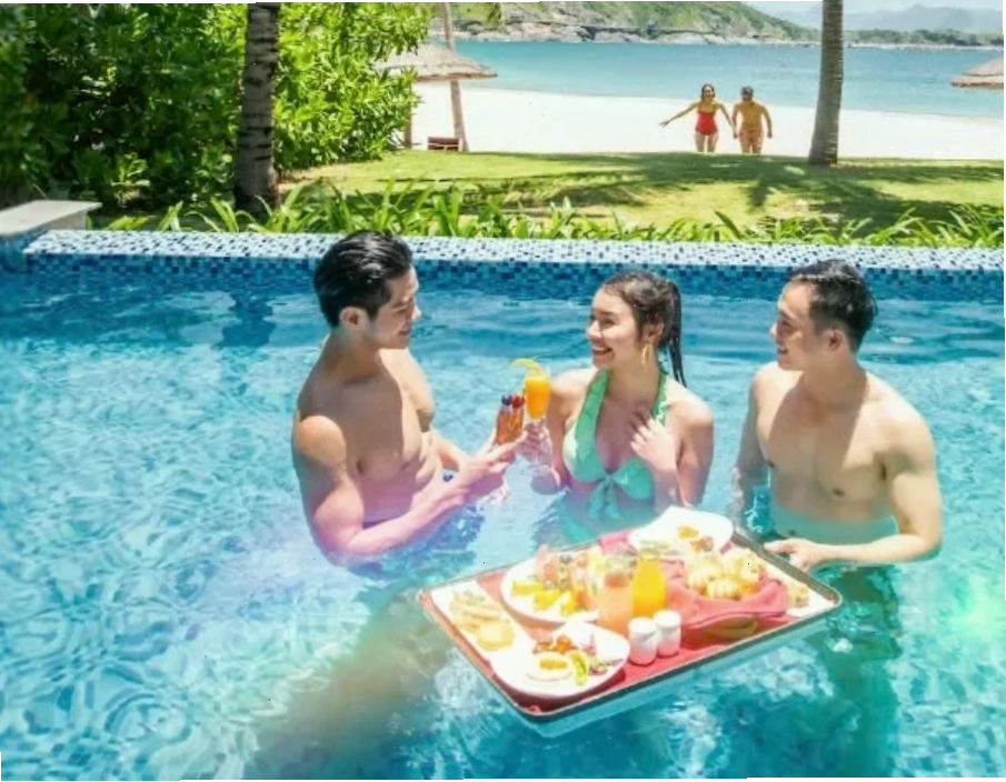 Nhiều hoạt động giải trí hấp dẫn đang chờ bạn tại biển Mỹ Khê