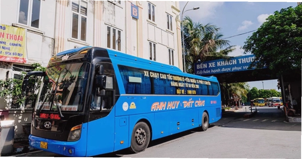 Nhiều nhà xe hoạt động tại bến xe Yên Nghĩa