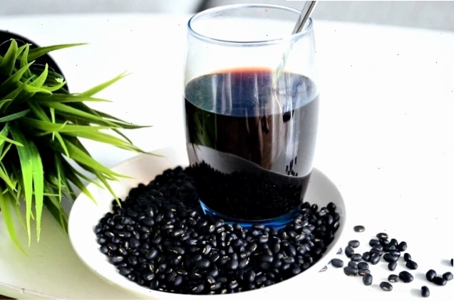 Nước đậu đen rang hỗ trợ làm sạch mạch máu
