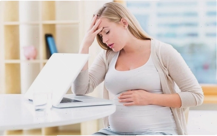 Nước ối màu xanh rêu có thể cảnh báo thai nhi chậm phát triển