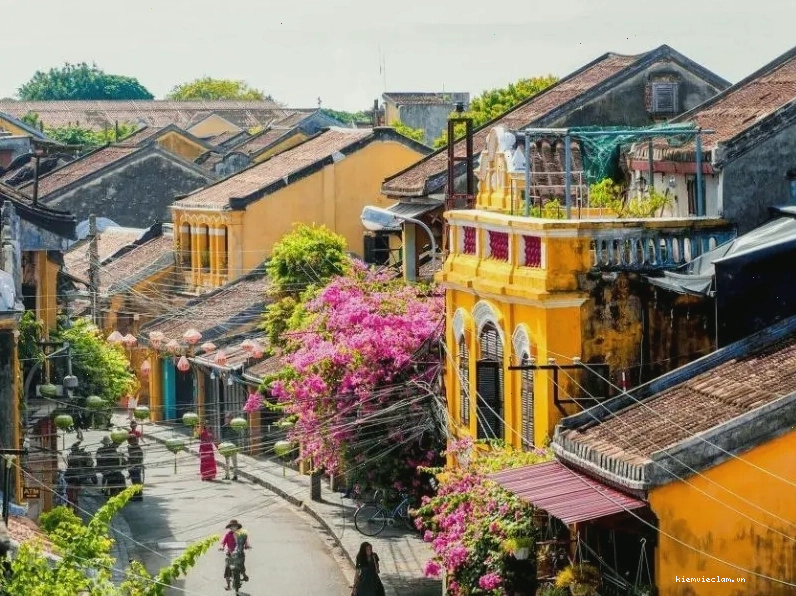 Phố cổ Hội An gần biển An Bàng là điểm đến văn hóa hấp dẫn