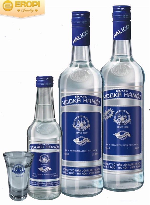 Rượu vodka làm sáng bạc thích hợp cho các bạn nam có sở thích đeo bạc