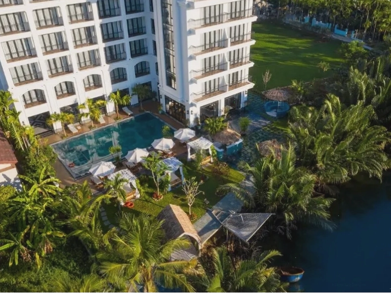Shining Riverside Hoi An Boutique and Spa gần biển An Bàng
