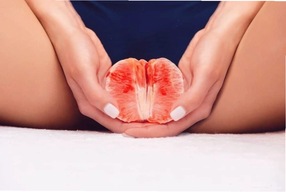 Sự chênh lệch kích thước và hình dáng của môi cô bé là điều bình thường