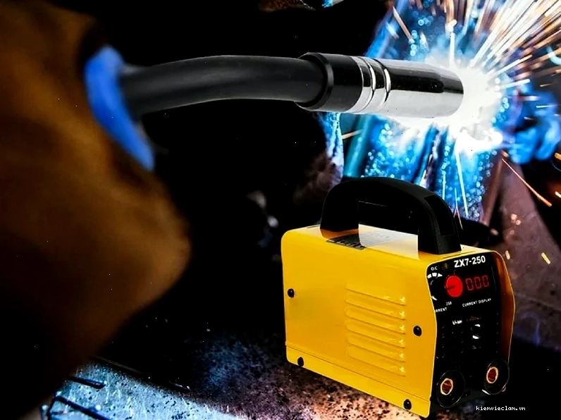 Sử dụng máy hàn điện tử mini an toàn tại nhà
