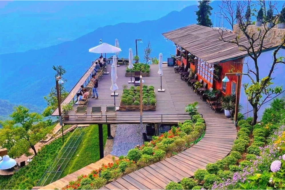 Tam Đảo là một ví dụ về cảnh quan thiên nhiên núi rừng Việt Nam