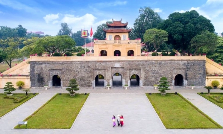 Thành cổ Thăng Long được nhà Lý xây dựng