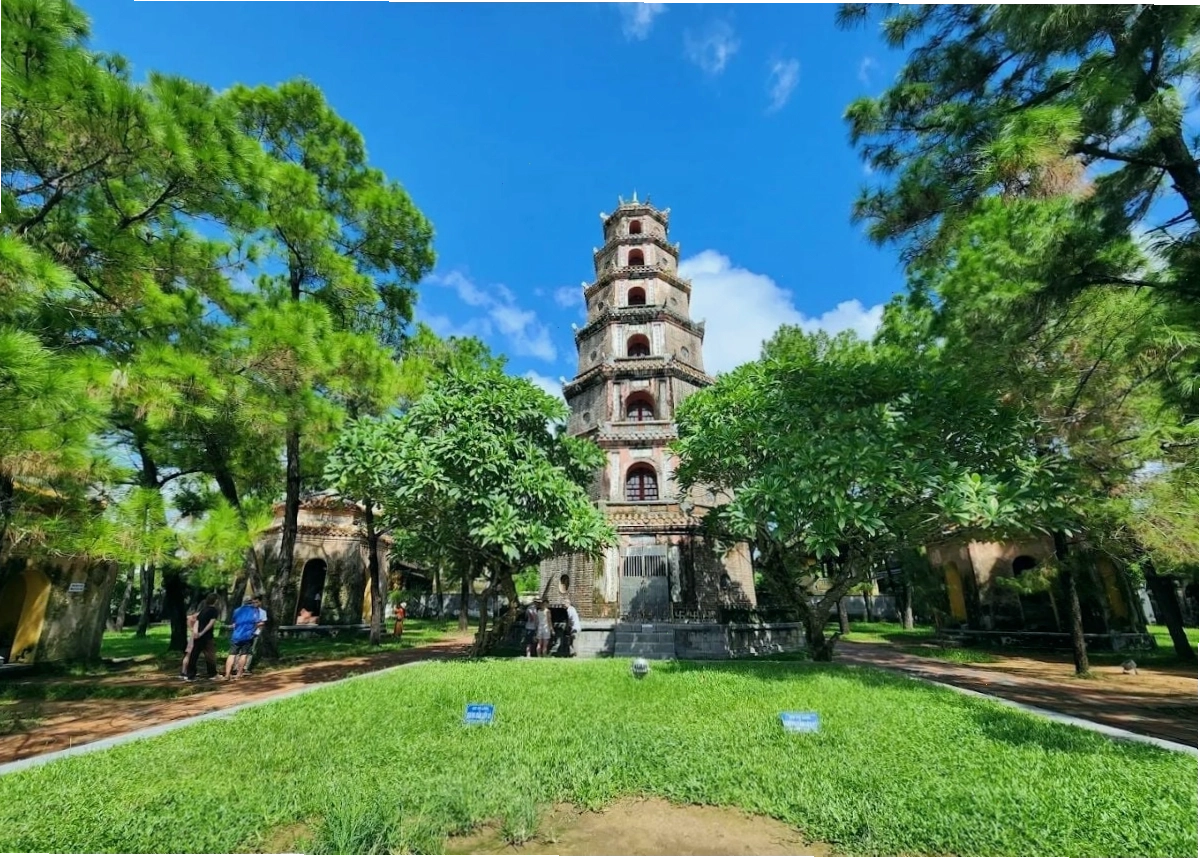 Tháp Phước Duyên 7 tầng tại Chùa Thiên Mụ
