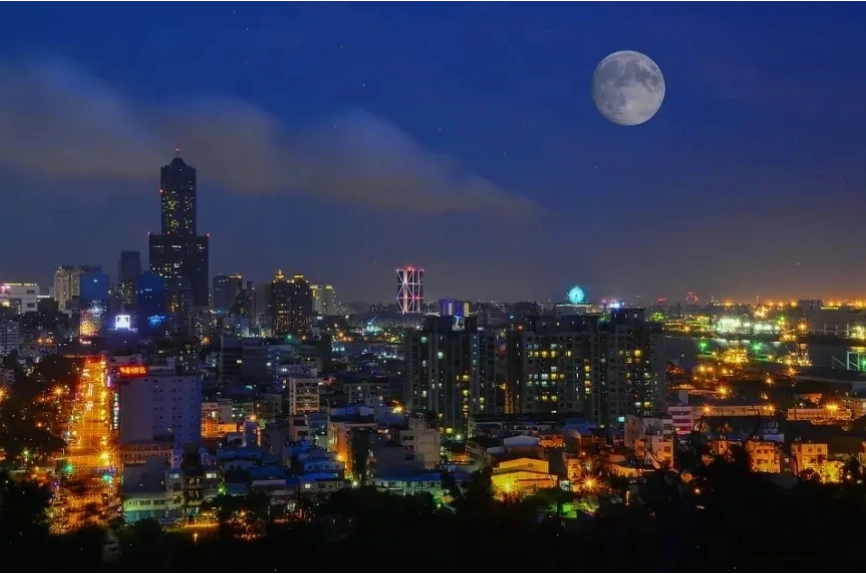 Tháp Tuntex Sky 85 sừng sững giữa lòng thành phố Cao Hùng
