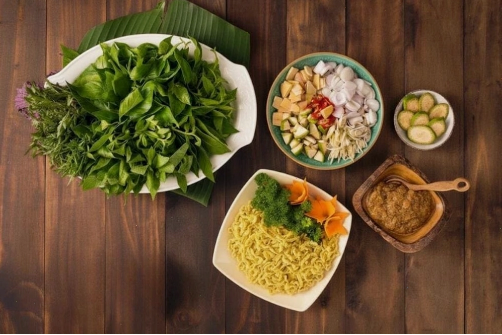 Thưởng thức đặc sản hải sản tươi ngon tại bãi biển Kim Sơn