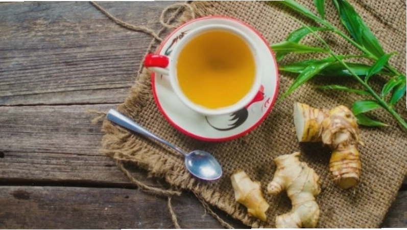 Trà gừng ấm giúp giảm đau bụng kinh nhanh chóng