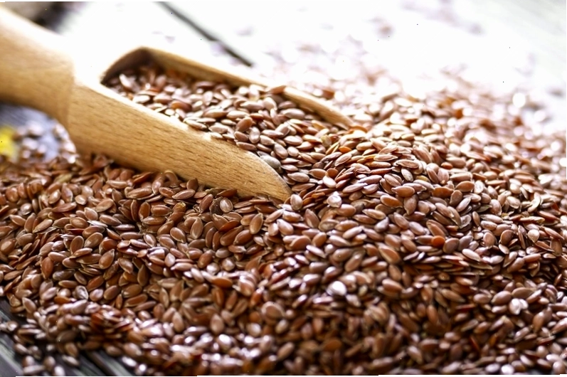 Trộn bột hạt lanh vào sữa chua hoặc sinh tố để tăng cường dinh dưỡng