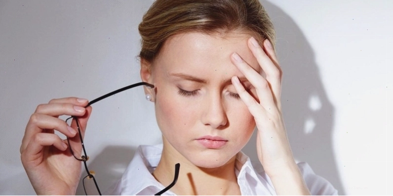 Uống trà nụ vối khi đói khiến bụng cồn cào, cơ thể mất năng lượng, mệt mỏi, hoa mắt.