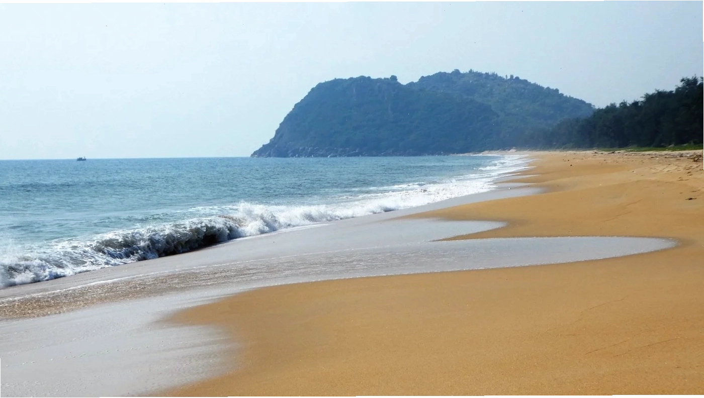 Vẻ đẹp yên bình của biển Sa Huỳnh