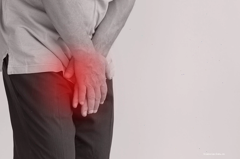 Viêm bao quy đầu do sự xâm nhập của vi khuẩn gây sưng đỏ và ngứa