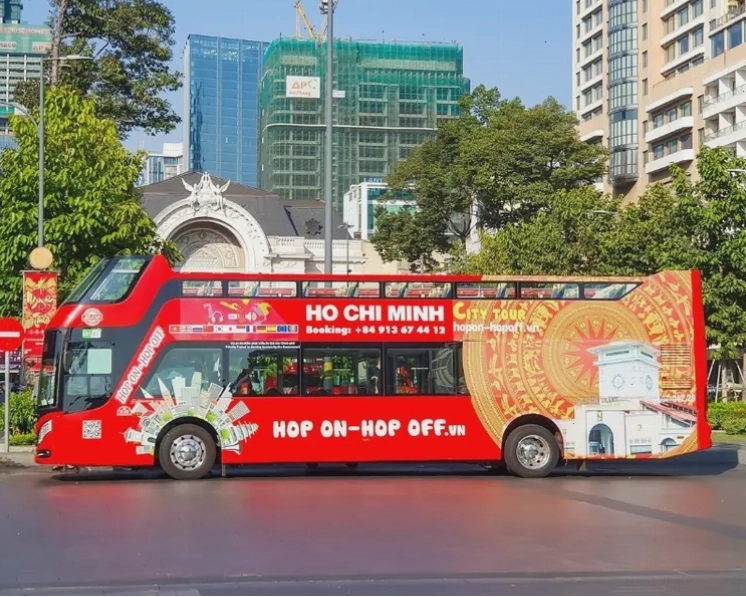 Xe buýt 2 tầng Sài Gòn phương tiện lý tưởng giúp du khách trải nghiệm Sài Gòn một cách mới mẻ và trọn vẹn.