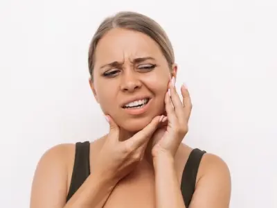 Bị tê mặt có sao không và cách xử lý an toàn tại nhà