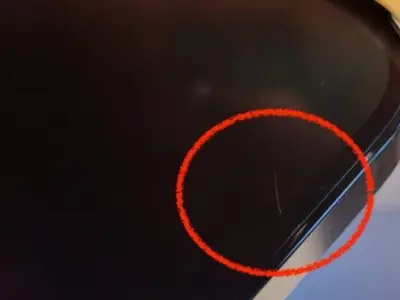 iPhone bị xước film có sao không và cách xử lý hiệu quả