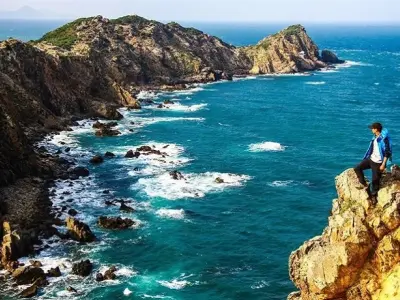 Mũi Vi Rồng Bình Định - Kiệt tác đá giữa biển khơi