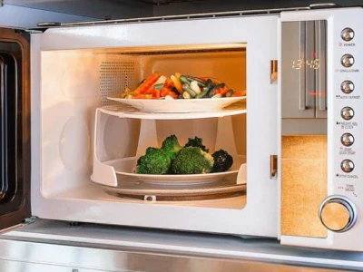 12 Tác Hại Tiềm Ẩn Khi Sử Dụng Lò Vi Sóng Không Đúng Cách
