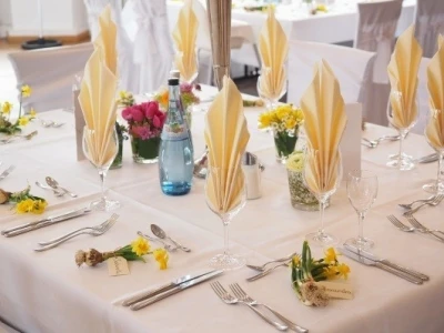 Cutlery là gì? Khám phá bộ dụng cụ ăn uống đầy đủ cho bàn tiệc Âu