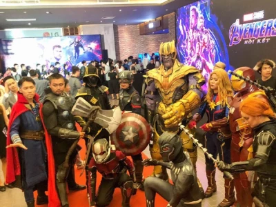 Sneak Show Là Gì? Khám Phá Sức Hút Đằng Sau Buổi Chiếu Sớm Đầy Bí Ẩn